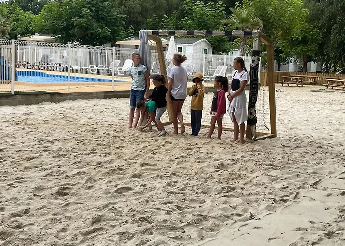 Mobil Spacieux - 7 Pers. - Api-1-52-2159 * Grayan-et-l'Hopital